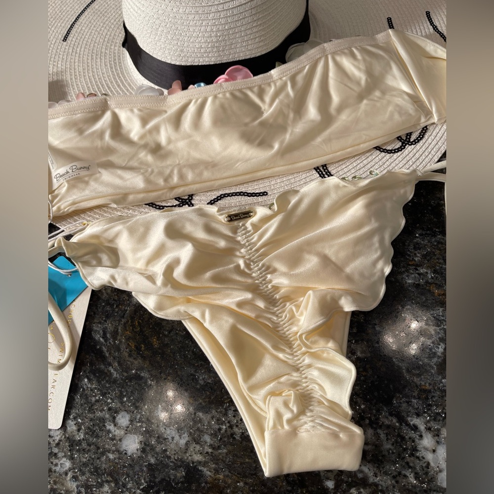 NWT beach bunny bikini L top ;XL bottoms mint condition SECRET GARDEN - Picture 11 of 12
